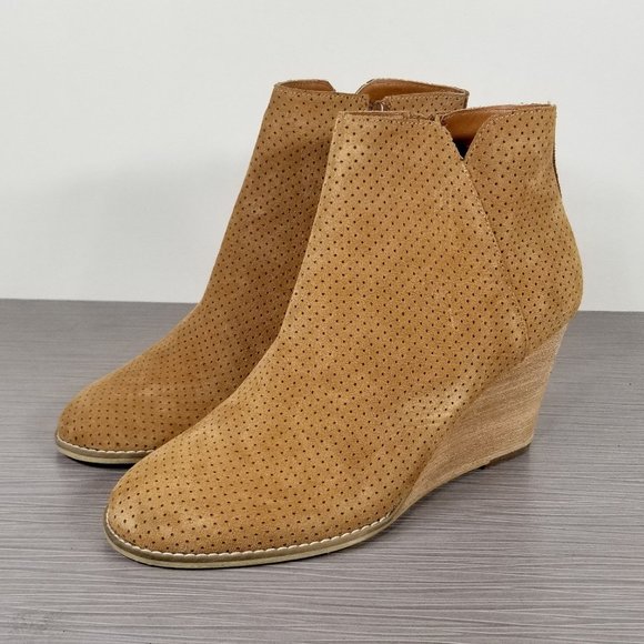 Susina Kyle Perforated Suede Ankle Bootie, Cognac Suede, Womens Size 9 M - Picture 3 of 11